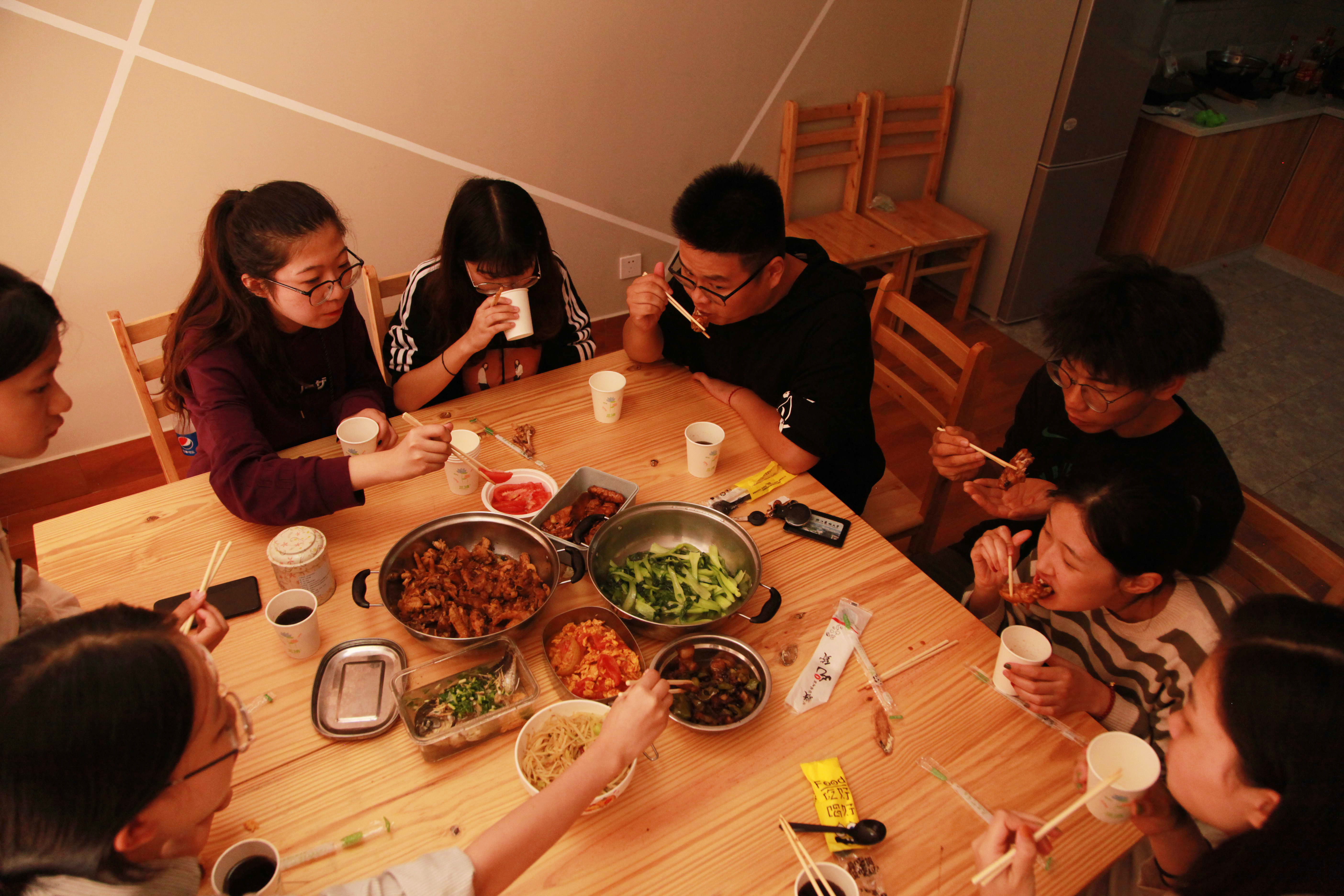 一堂有香味的直播课：数百名学生在线学做饭！ | 国际教育|家庭生活|社区活动