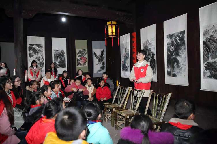 浙江农林大学学生多形式“续写雷锋日记”