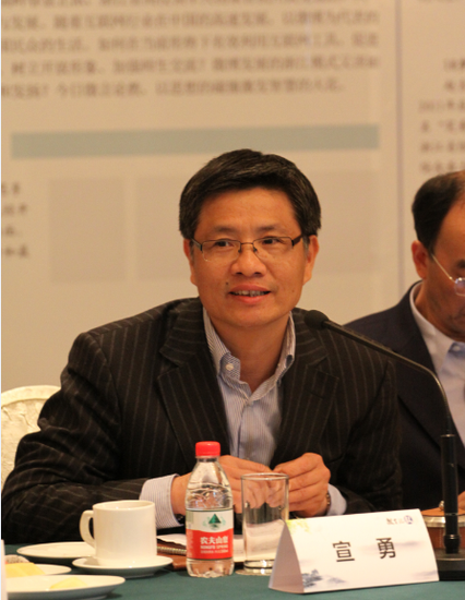 宣勇：微博提高学校办事 效率拉近师生距离